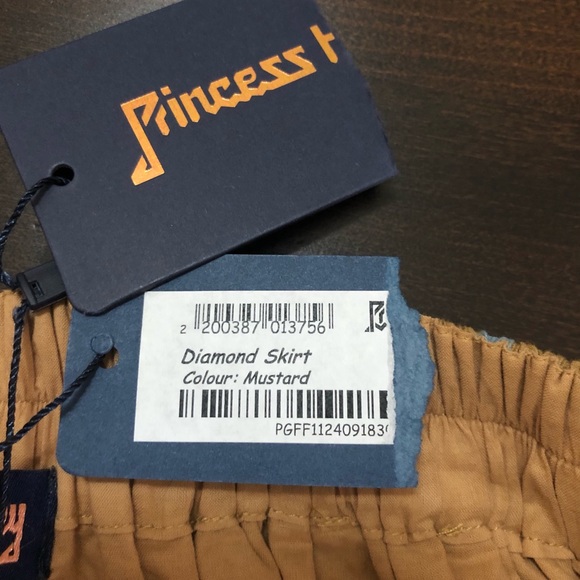 Vintage Inspired Mustard Yellow mini skirt - Picture 6 of 8